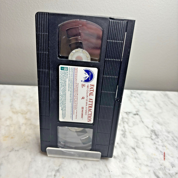 Fatal Attraction (VHS, 1997) - Picture 3 of 3